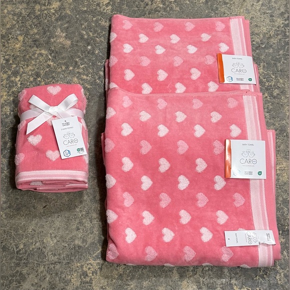 Caro Kids Pink Heart Bath Towel Set of 4 (2 Bath 2 Hand) - NWT - Picture 3 of 7